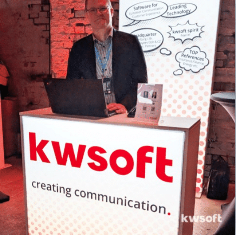 Marco Leven am Stand von kwsoft® auf dem Energy for future Leaders Kongress 2025.